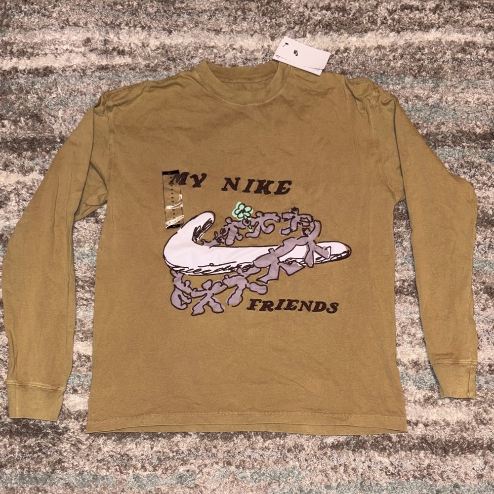 Nike Tan and Purple Graphic Long Sleeve Shirt